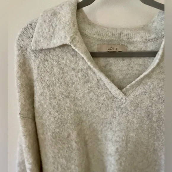 LOFT • V-Neck Sweater - Picture 2 of 3